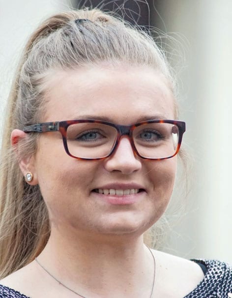 Foto von Renate Rempel, Sozialer Dienst in der Werkstatt in Köln-Mülheim Porträt einer lächelnden Frau