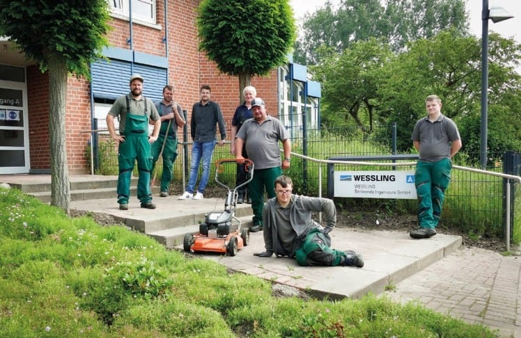 Grüner Einsatz: Alexianer Werkstätten pflegen die Außenanlagen von WESSLING in Altenberge